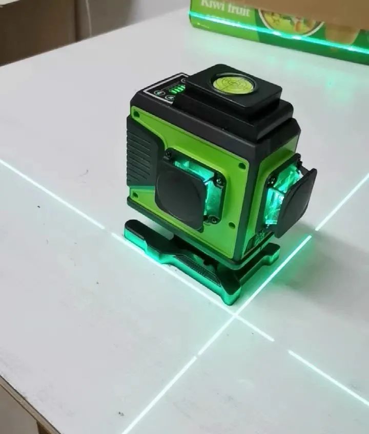 DƬ